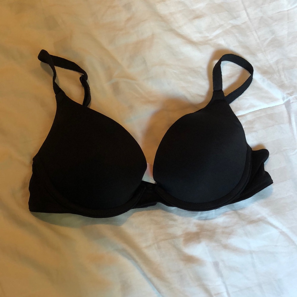 Black push-up bra
